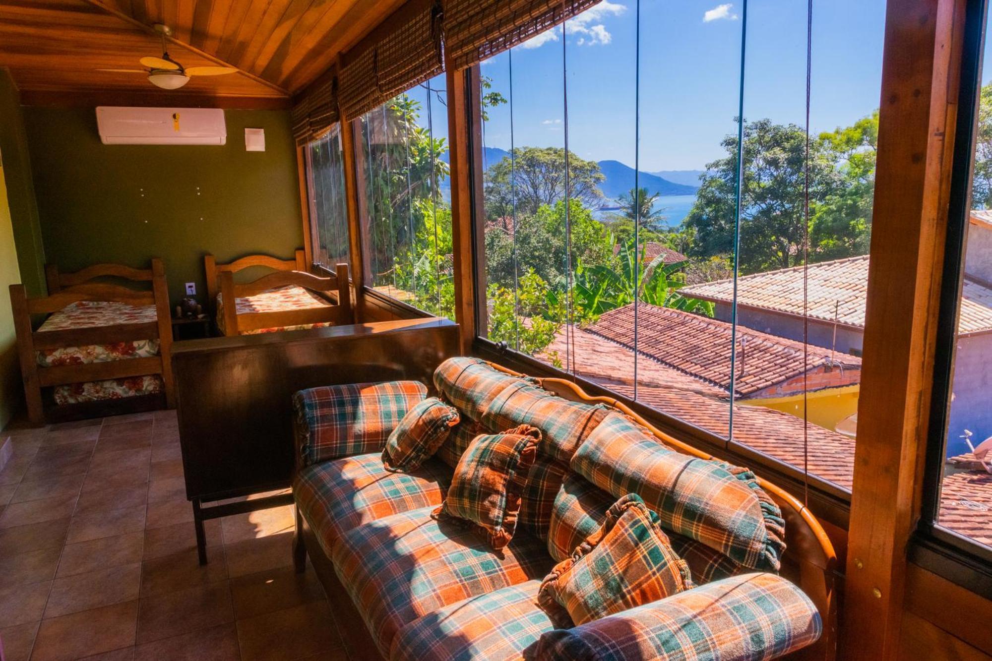 Holiday home Sitio Cad Em Ilhabela: Family Retreat With Heated Pool And Pet-friendly Amenities