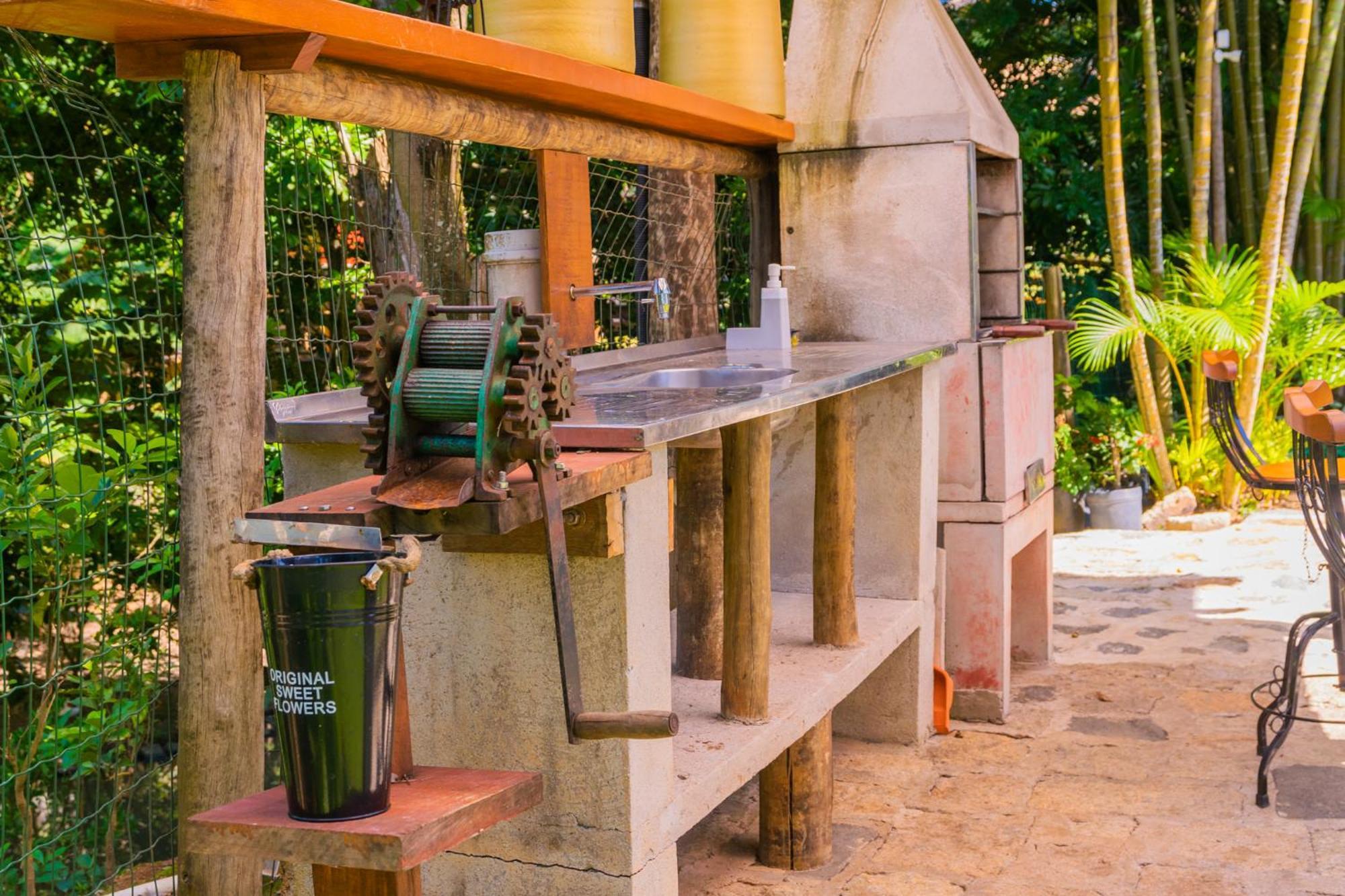 Sitio Cad Em Ilhabela: Family Retreat With Heated Pool And Pet-friendly Amenities * Ilhabela